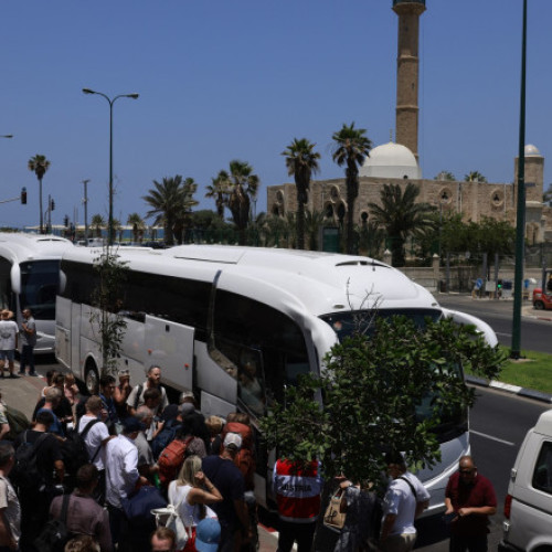 Evacuare de urgență a 40 de români din Israel în contextul conflictului dintre Israel și Iran