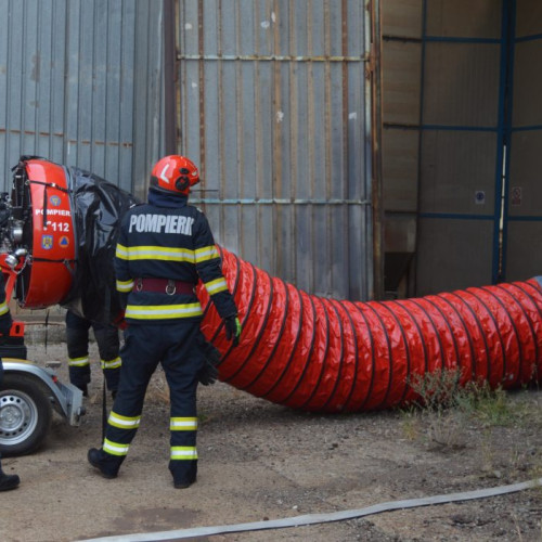 Explozie și incendiu într-o fabrică de utilaje industriale
