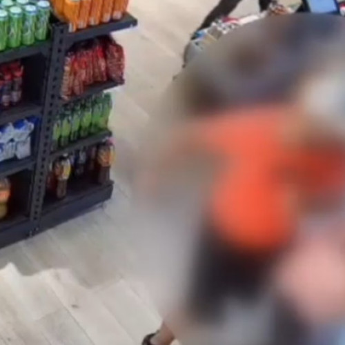 Scene șocante într-un magazin din Ploiești: fostul soț a bătut-o crunt pe fosta soție