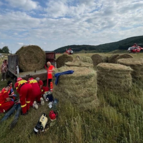 Bărbat de 44 de ani din județul Timiș, prins sub un balot de paie și decedat