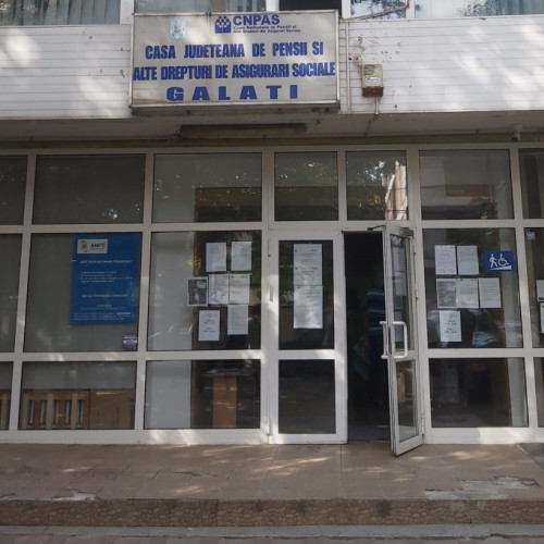 Casa Județeană de Pensii Galați a repartizat, pe data de 10 iunie, un total de 290 de bilete pentru seria a VIII-a de tratament balnear, care va avea loc în perioada 27-30 iunie. Potrivit CJP Galați, repartizarea s-a făcut în sistem informatic, folosind aplicația SPA, pe baza cererilor depuse de beneficiari până la acea dată.