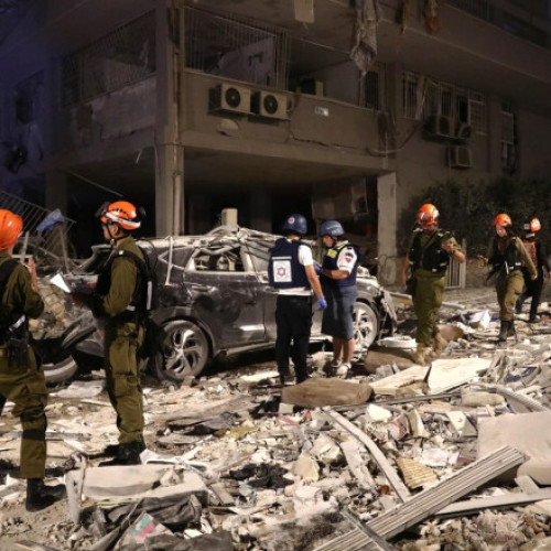 O fetiță ucraineană de 7 ani, care fusese adusă în Israel împreună cu familia sa pentru tratament medical, a fost ucisă într-un atac al Iranului asupra orașului Bat Yam, situat în sudul Tel Avivului. Anunțul a fost făcut de președintele israelian Isaac Herzog pe platforma X, relatează digi24.ro.