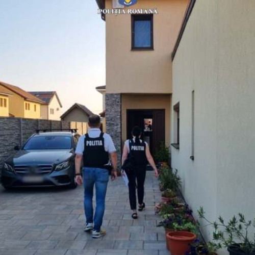 Polițiștii din Timiș au descins la mai multe firme într-un dosar de evaziune fiscală