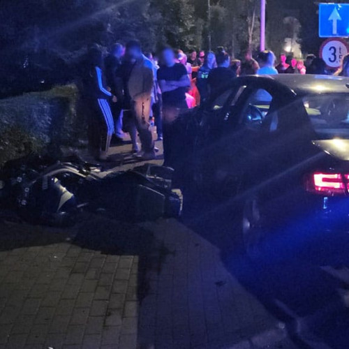 Doi răniți într-un accident în fața IPJ Caraș-Severin