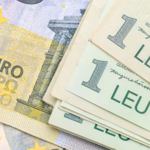 Sondajul CFA România indică posibile presiuni depreciative asupra leului în următoarele luni