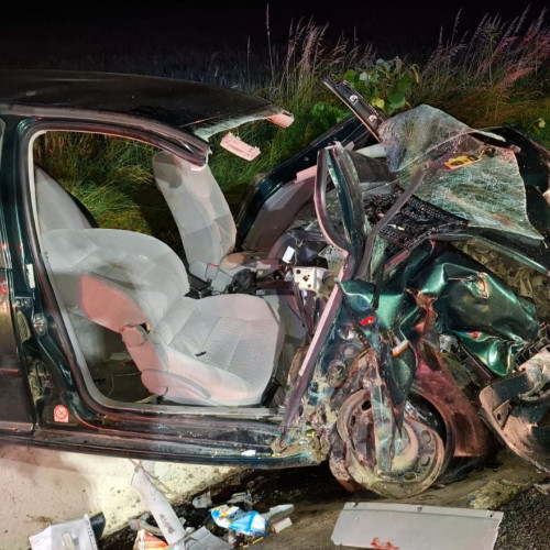 două persoane decedate și patru răniți în accident între o mașină și o ambulanță în Botoșani