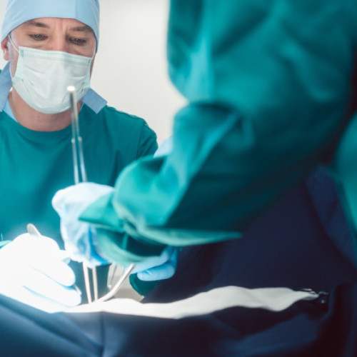 prima operatiune robotica la distanta pentru tratarea cancerului de prostata realizata pe continent