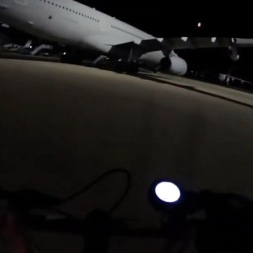 activisti pro-palestinieni au patruns in baza aeriana britanica brize norton si au vandalizat avioane militare