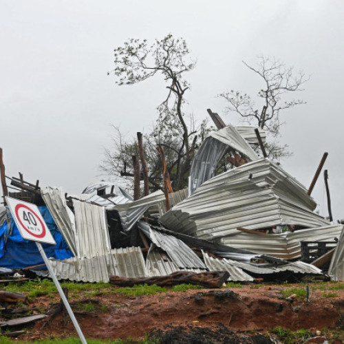 Uraganul Erick a lovit sudul Mexicului, provocând cel puțin două decese și pagube importante în zona de coastă