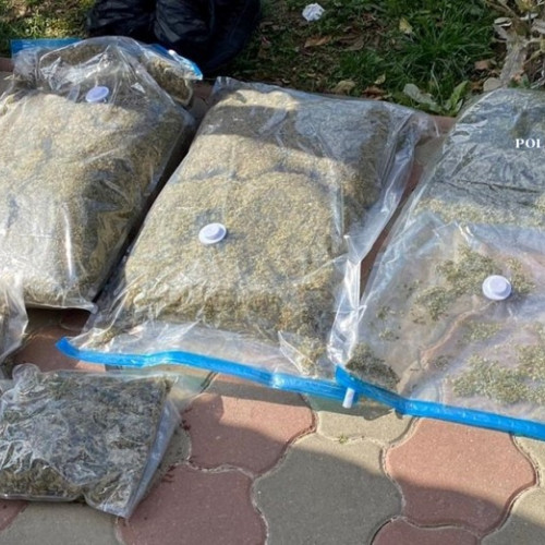 trio de persoane implicate în trafic de droguri de risc, arestat în Galați
