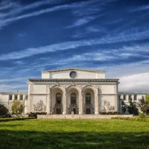 opera națională bucurești oferă acces gratuit elevilor cu media 10 la bacalaureat 2025