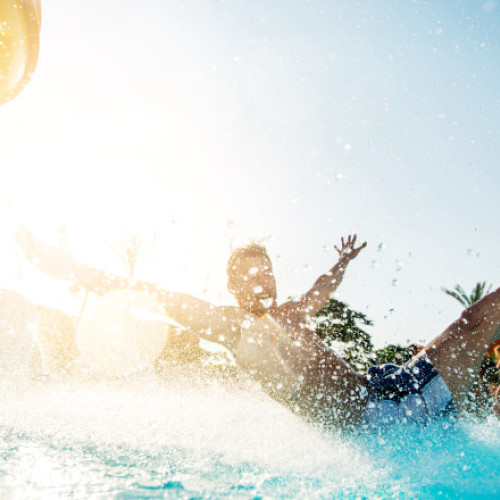 Video Parcurile acvatice, magnet pentru turiști. Județul care transformă apele termale în „mine de aur”, cu bani europeni