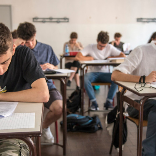 Evaluarea Națională 2025. Elevii susțin luni, 23 iunie, prima probă scrisă la Limba și literatura română