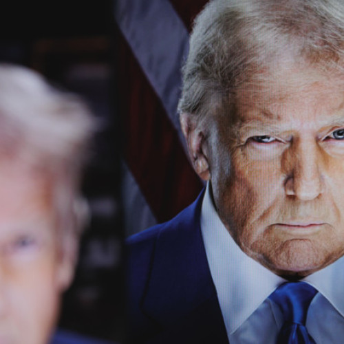 Analiză Semnele că Donald Trump împinge SUA spre autoritarism. „Se mișcă cu o viteză cu adevărat alarmantă”