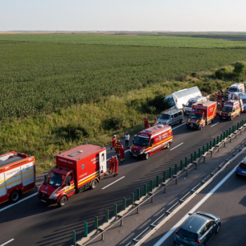 Care este starea copiilor duși la spital după ce autocarul cu care mergeau la mare s-a răsturnat pe autostrada A2
