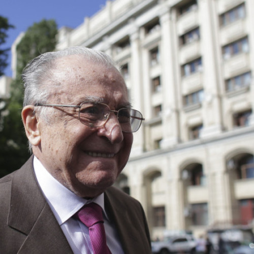 Ion Iliescu rămâne internat la ATI. Spitalul a transmis noi detalii despre starea de sănătate a fostului președinte