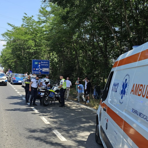Accident rutier pe DN 39, între Lazu și Constanța, cu 5 mașini implicate! O femeie a ajuns la spital