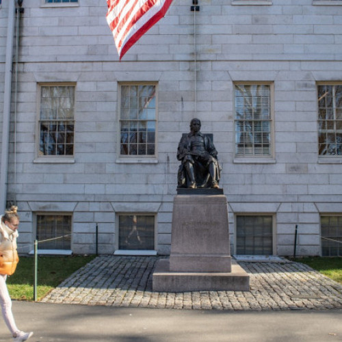 Un judecător american blochează planul lui Trump de a interzice universității Harvard să mai primească studenți străini