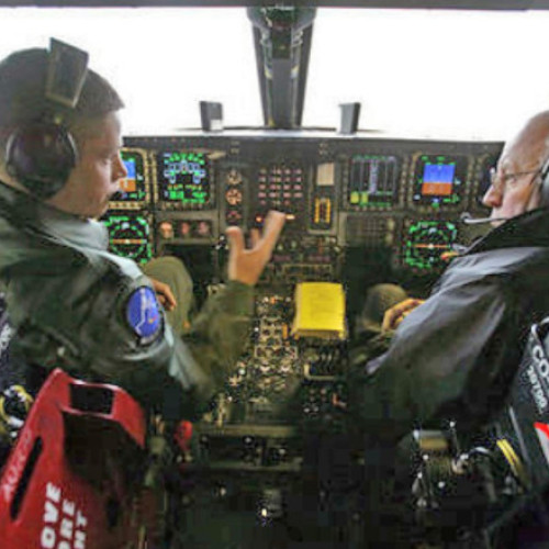 Semințele de floarea-soarelui: ingredientul secret care îi ajută pe piloții bombardierelor B-2 să stea treji în timpul misiunilor