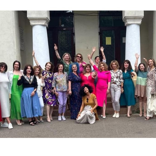 Întâlnire după 30 de ani de la absolvire: directoarea Colegiului Pedagogic din Constanța, Anamaria Ciobotaru, rememorează întâlnirea de anul trecut alături de fostele colege de liceu