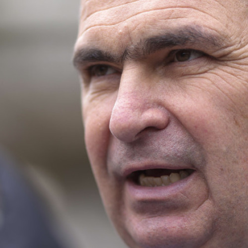 Șapte consilieri de stat și trei consilieri onorifici pleacă din guvern. Bolojan a semnat deciziile