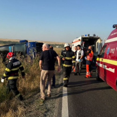 Plan Roşu de Intervenţie în Constanța, activat după ce un autocar s-a răsturnat. În accident a fost implicat și un autoturism