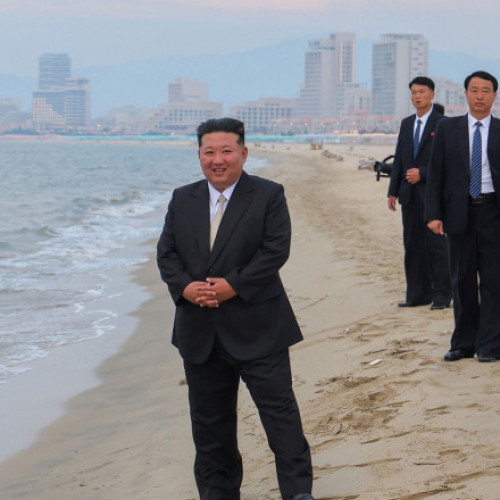 Galerie Foto Kim Jong-un a renunțat la rachete și s-a relaxat la plajă. Liderul nord-coreean a inaugurat o stațiune de lux pe litoral