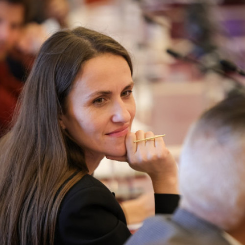 Raluca Turcan o apără pe Oana Țoiu, victima unor atacuri la adresa ținutei sale. „E un dispreț profund față de femei”