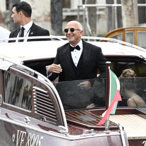 Galerie Foto Jeff Bezos s-a căsătorit cu Lauren Sanchez. Imagini spectaculoase de la nunta anului: „E o abatere de la ceea ce se aşteaptă oamenii”