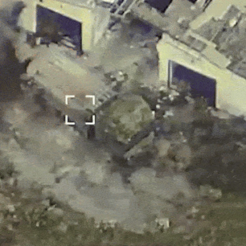 Video „S-au bronzat pe viață.” Ucrainenii au lovit o rachetă de pe un vehicul de luptă nord-coreean, care s-a lansat prin cabina echipajului