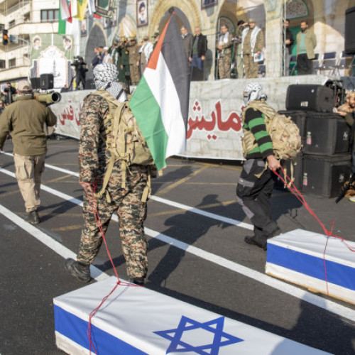 Analiză „SS, Comintern și mafia la un loc”. Forța care-l păstrează pe Ali Khamenei în fruntea Iranului transformă eșecul în martiriu