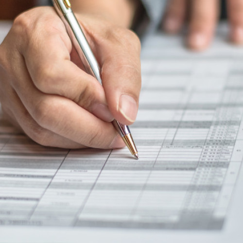 Cum se completează cererea de înscriere la liceu pentru anul școlar 2025 - 2026. Documente obligatorii la admitere