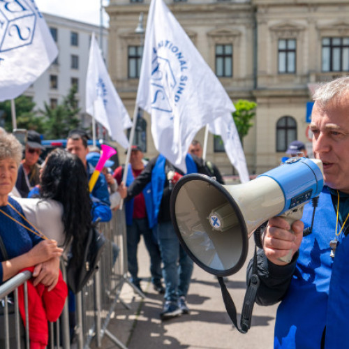 Video Sindicatele au ședință astăzi pentru a stabili noi proteste, din cauza ordonanței „austerității”