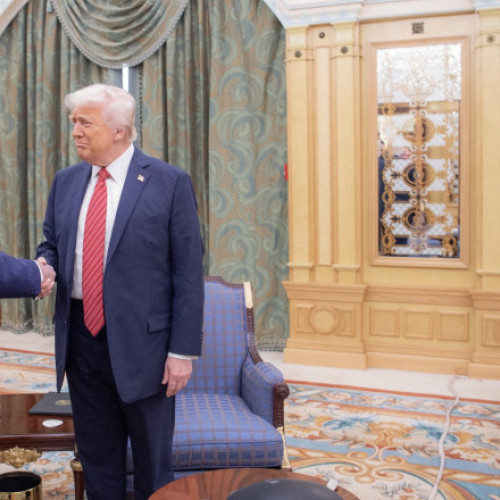 Trump va semna un ordin executiv prin care va pune capăt sancțiunilor SUA împotriva Siriei