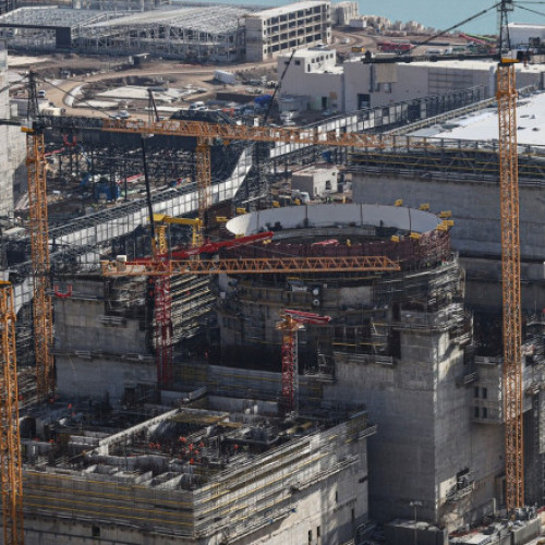 Rusia analizează vinderea participațiilor la centrala nucleară pe care o construiește în Turcia