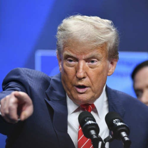 Aliaţii lui Trump, luați prin surprindere de blocarea livrărilor de arme către Kiev. Cine s-ar afla în spatele deciziei (Politico)