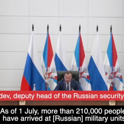 Kremlinul pretinde că peste 210.000 de ruși au semnat contracte pentru a lupta în Ucraina în 2025. Medvedev: „Ritmul este bun”