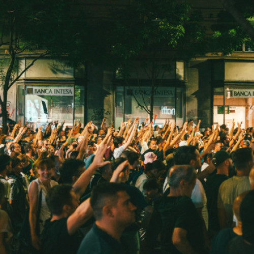 Sondaj: Tinerii europeni îşi pierd încrederea în democrație. Unul din cinci ar fi în favoarea unui regim autoritar