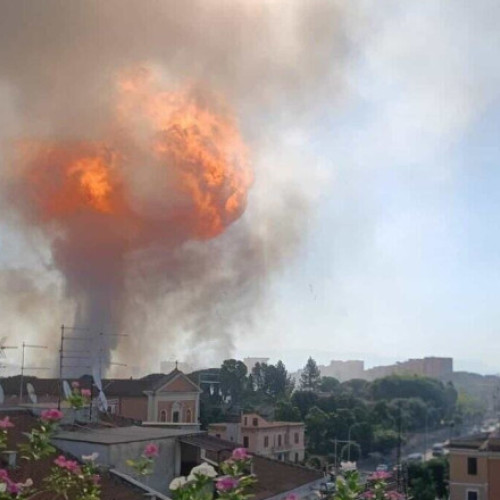 Video Explozie uriașă în Roma: mai multe persoane au fost rănite după ce o benzinărie a sărit în aer
