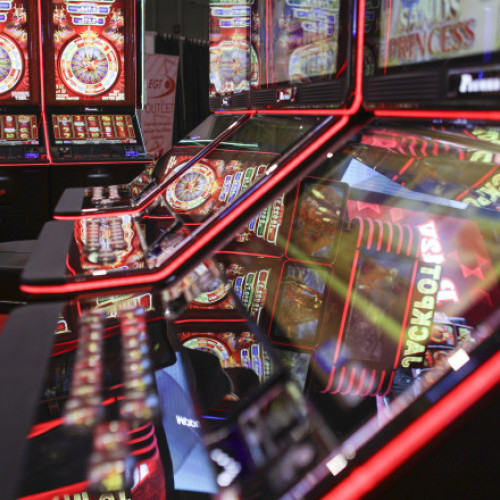 Ministrul Economiei, despre reducerea impozitului pe jocuri de noroc de la 10% la 4%: „Vedem mâine, nu este subiectul închis”