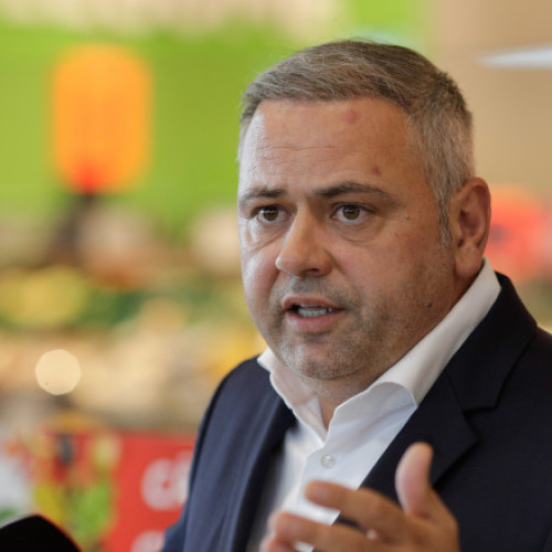 Ministrul Agriculturii, Florin Barbu, vrea să se renunțe la investițiile în stadioane și săli de sport