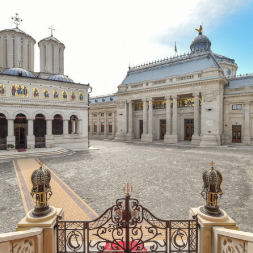 Patriarhia le cere preoților să le permită oamenilor să se adăpostească de caniculă în parohii și mănăstiri și să ofere sprijin