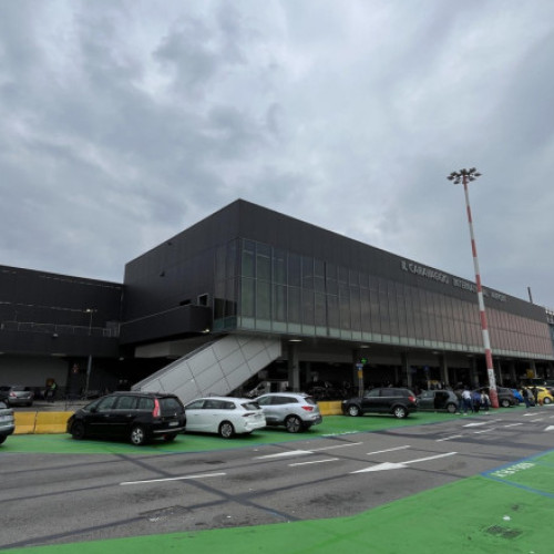 Video Un bărbat a murit pe aeroportul din Bergamo, aspirat de motorul unui avion. Zborurile au fost suspendate