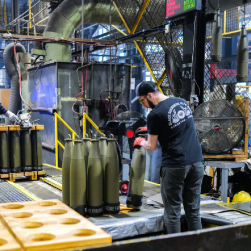 SUA au stabilit noi termene pentru creșterea producției de muniție la un milion de obuze pe an