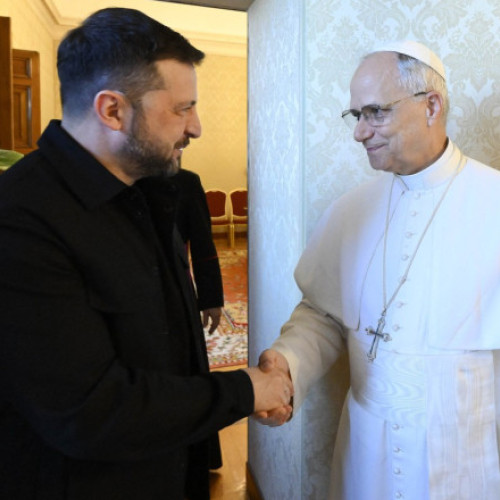 Papa Leon s-a oferit să găzduiască negocierile dintre Ucraina și Rusia la Vatican. Suveranul Pontif s-a întâlnit cu Volodimir Zelenski