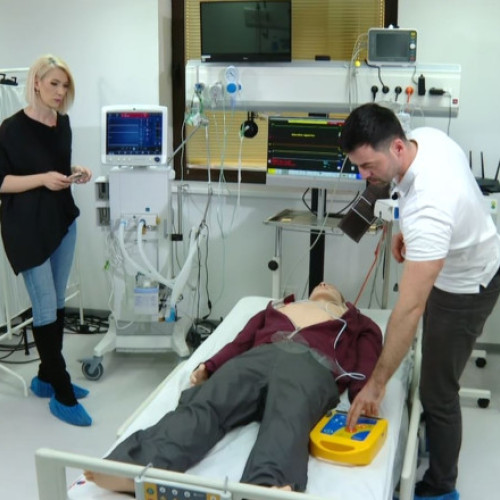 Fii salvator. Cum folosim defibrilatorul