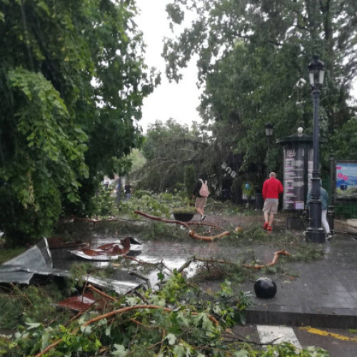 Climatolog: Furtuna puternică din Sinaia a fost neobișnuită ca intensitate. Aceste fenomene extreme se vor înmulți