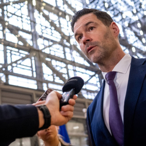 Ministrul suedez al Migrației, „îngrozit” de implicarea fiului său adolescent în grupări de extremă dreapta. „Voi discuta cu el”