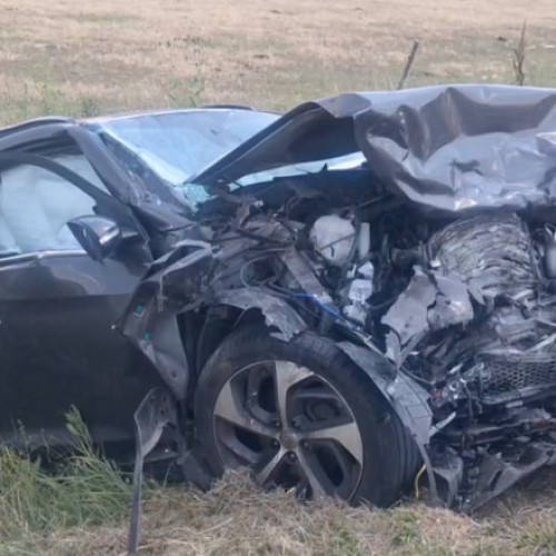 Accident grav în Arad. Două persoane au murit, doi copii au ajuns la spital