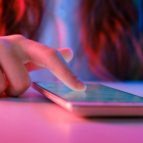 Portugalia interzice telefoanele mobile în școlile primare. De când intră în vigoare măsura